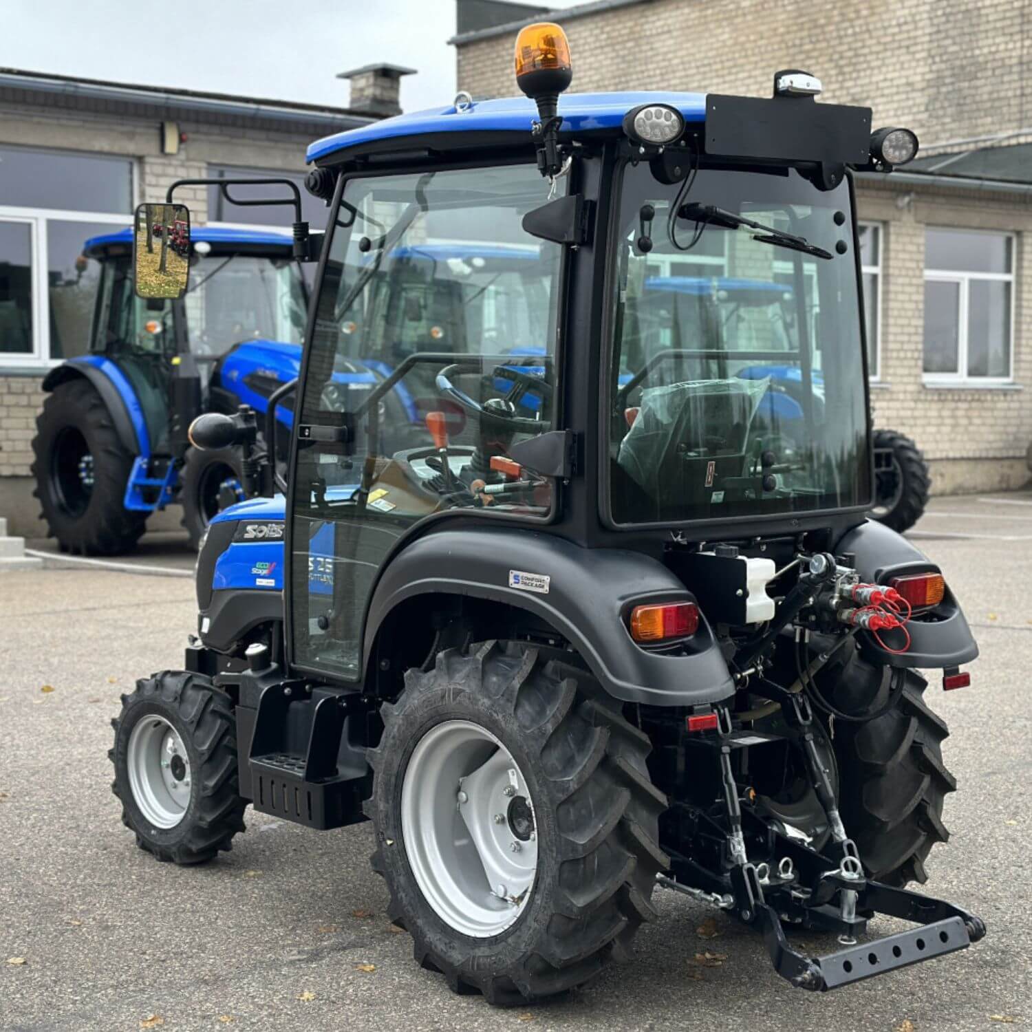 Traktor Solis 26 sa kabinom - Image 4