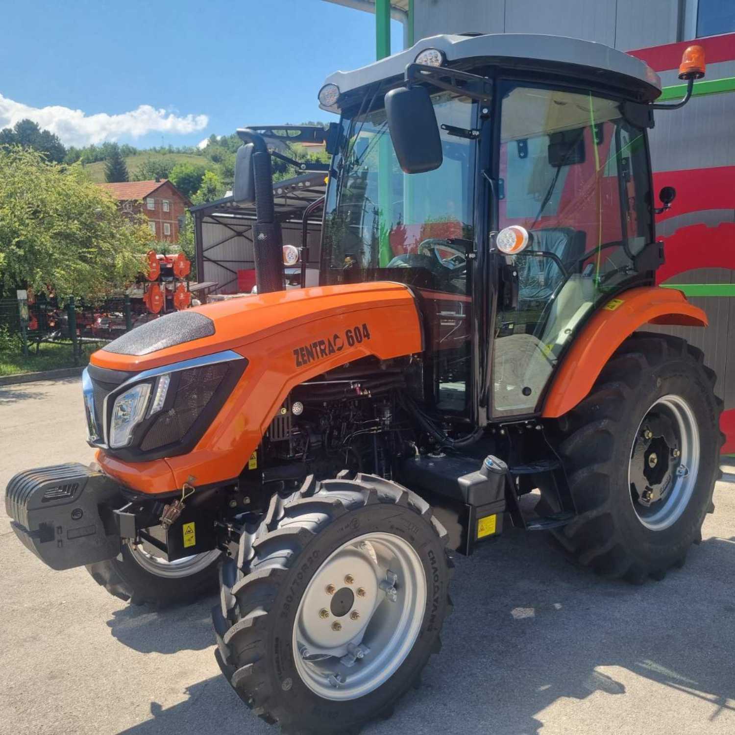 Traktor ZENTRAC 604 sa kabinom - Image 13