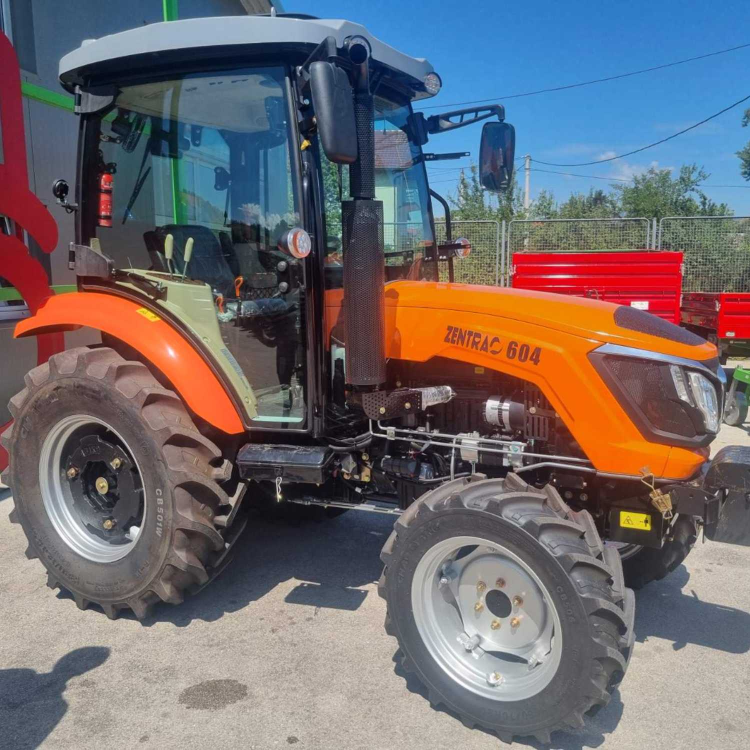 Traktor ZENTRAC 604 sa kabinom - Image 14