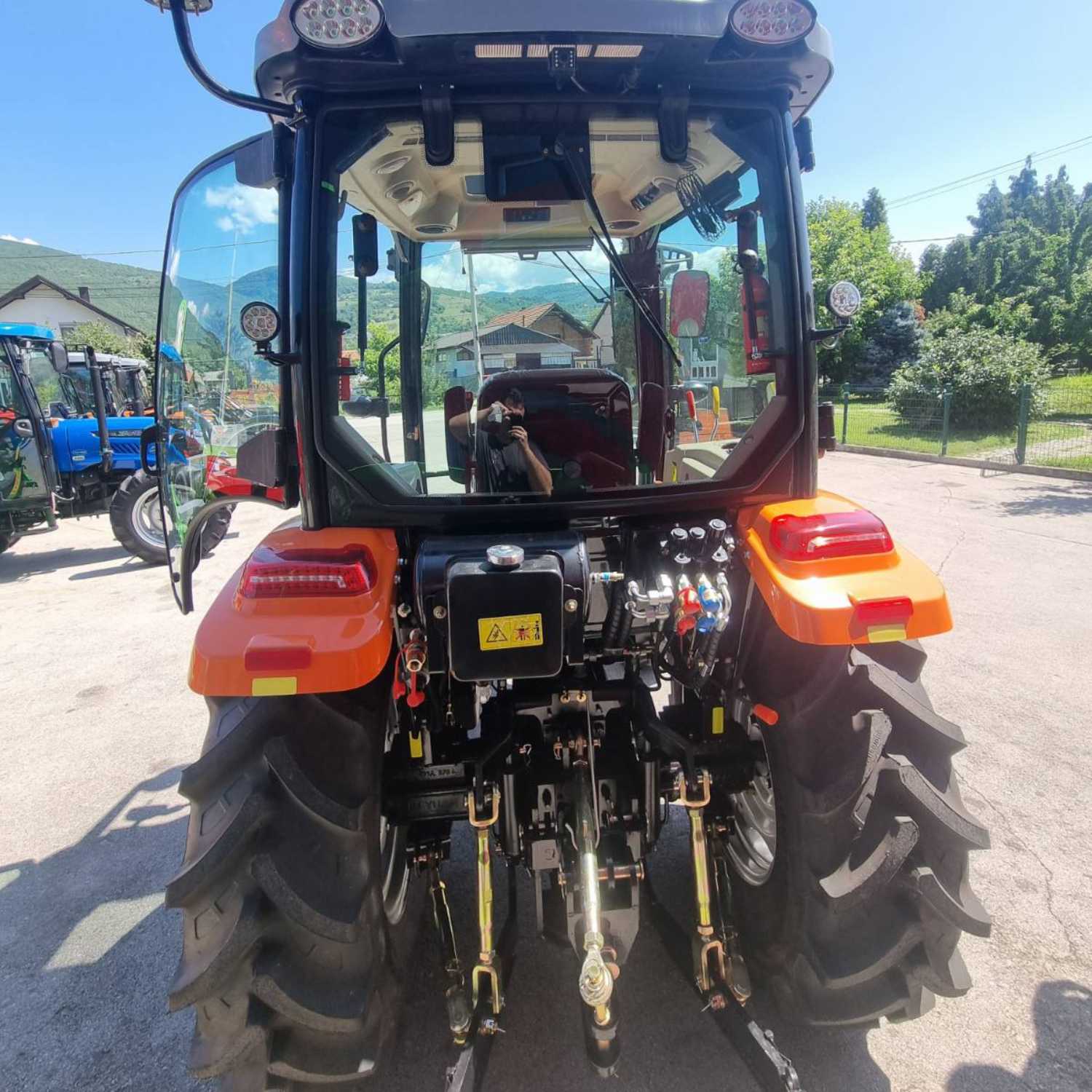 Traktor ZENTRAC 604 sa kabinom - Image 17
