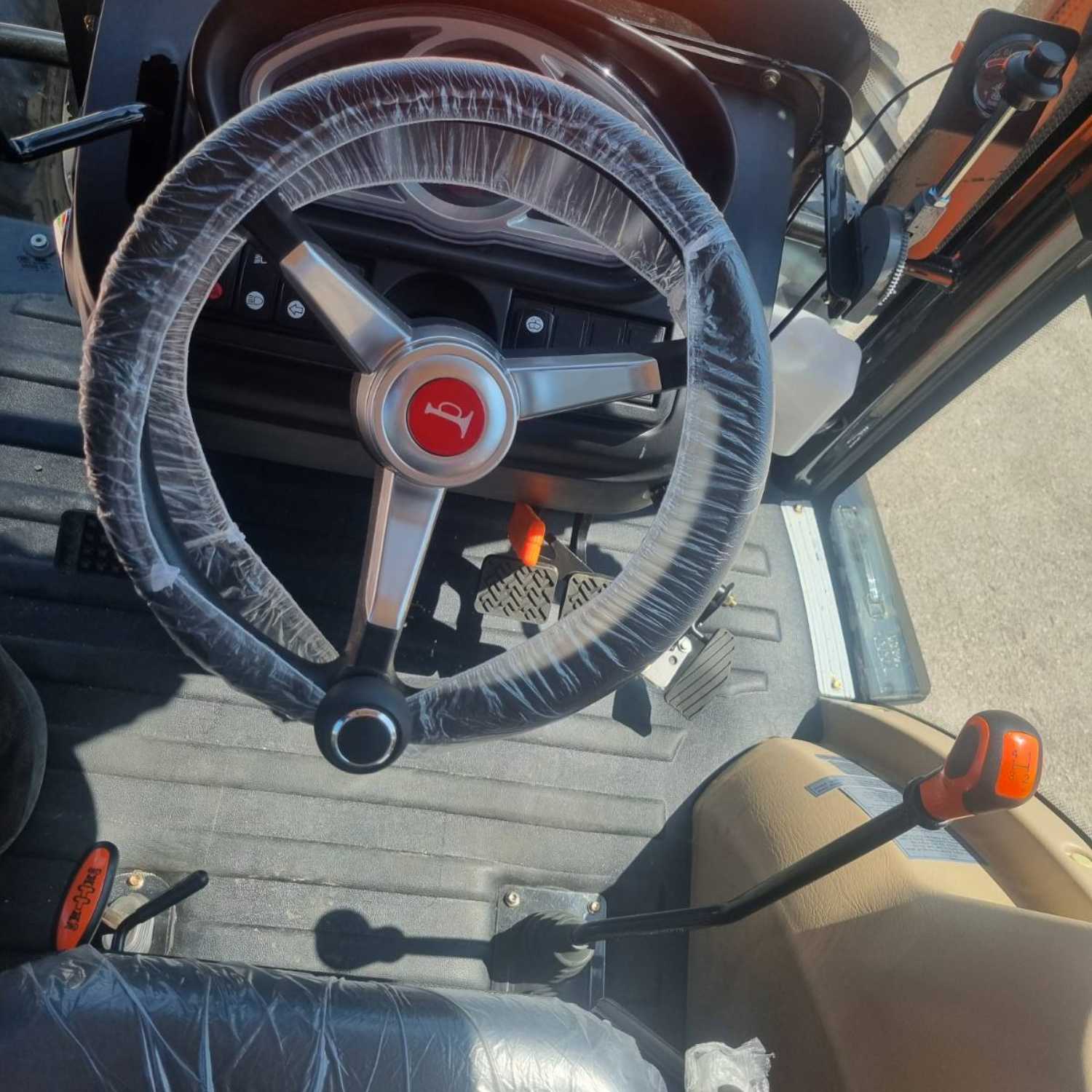 Traktor ZENTRAC 604 sa kabinom - Image 9