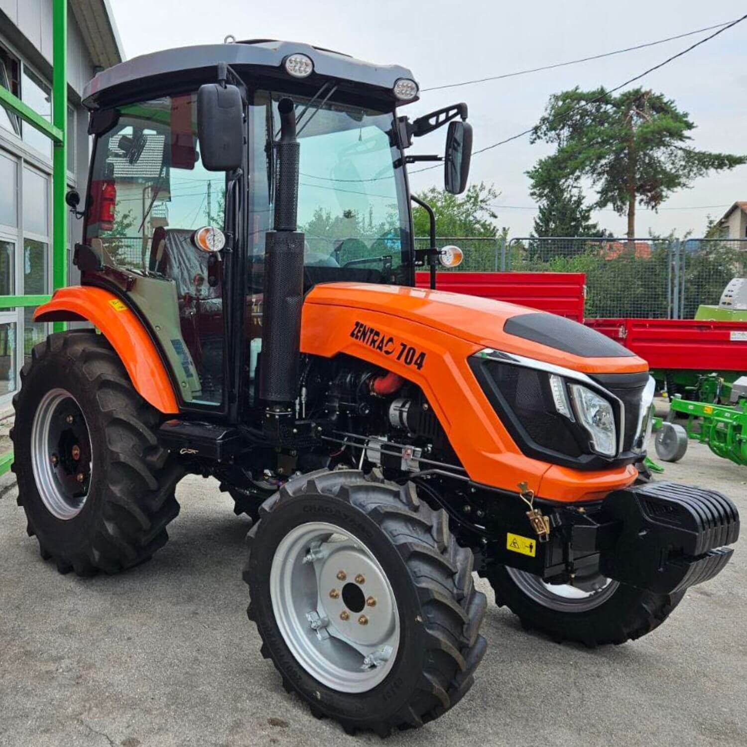 Traktor ZENTRAC 704 sa kabinom - Image 2